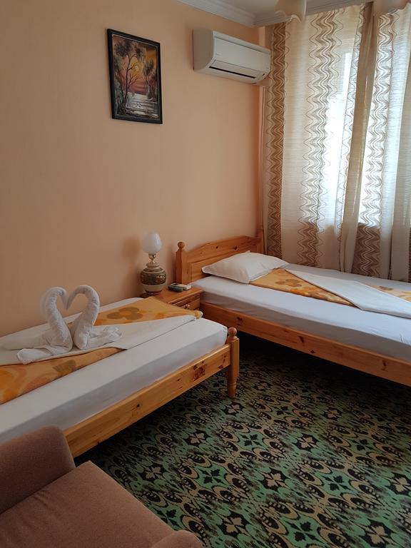 Guest Rooms Denitsa Obzor Luaran gambar